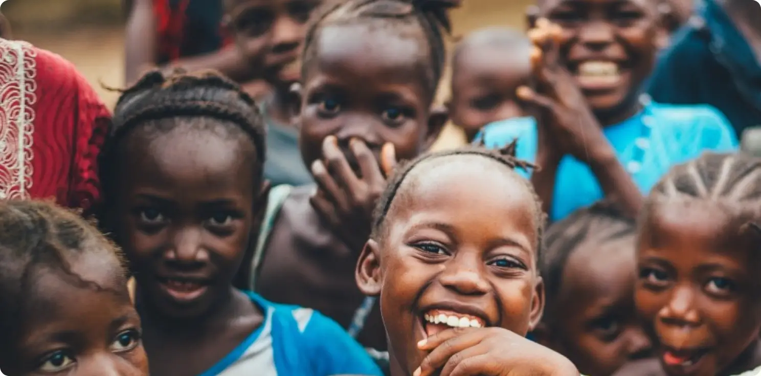 Seragam Sekolah Untuk Senyumkan Anak Indonesia
